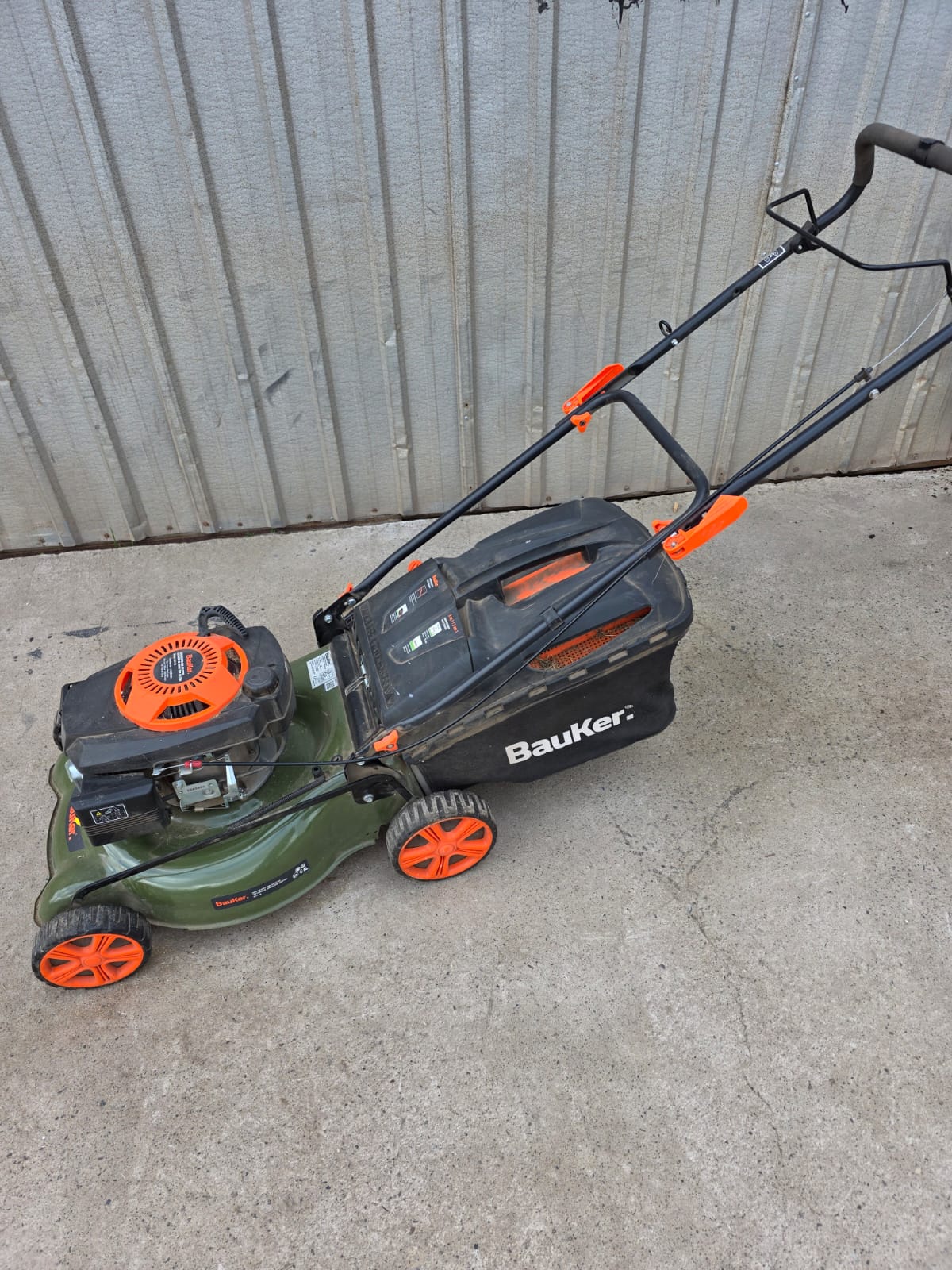 Cortacésped gasolina 146cc de Herramientas Aconcagua